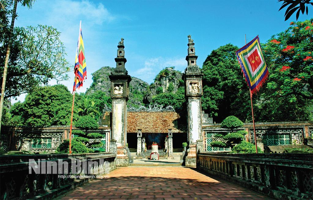 Những di sản văn hóa vật thể tiêu biểu của Ninh Bình