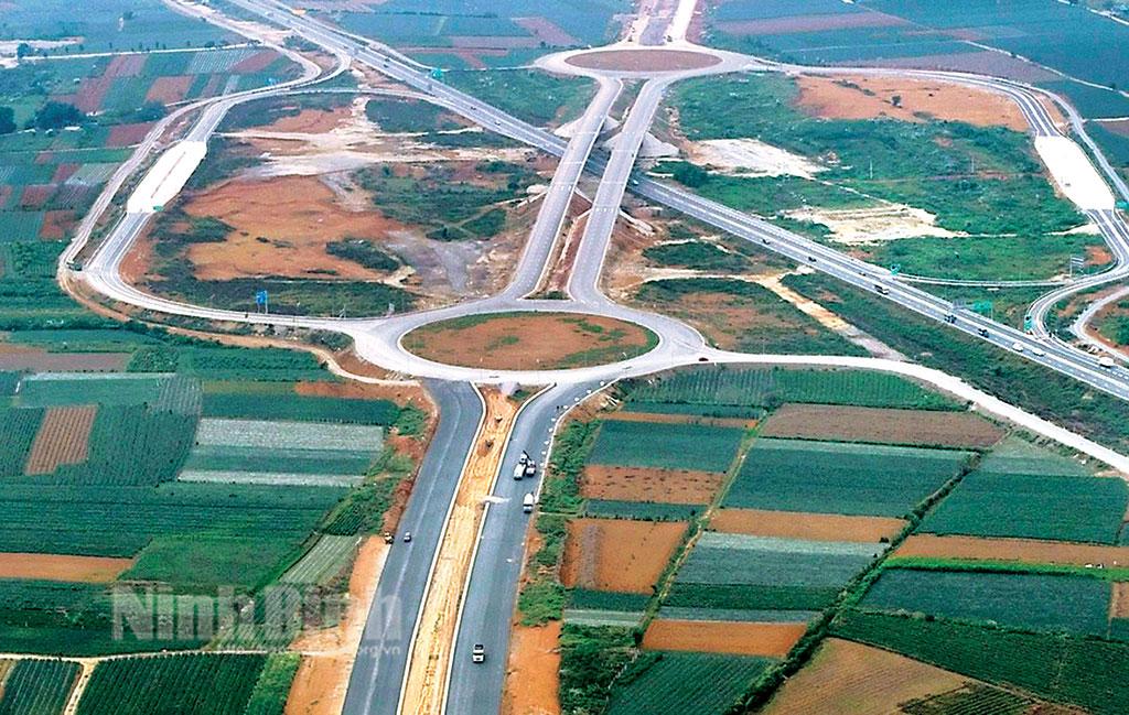 Ninh Bình thực hiện Nghị quyết số 30-NQ/TW: Góp phần thúc đẩy sự phát triển chung vùng đồng bằng Sông Hồng