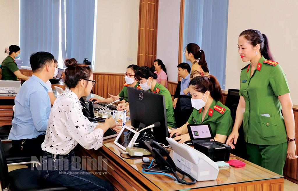 Đẩy mạnh cải cách thủ tục hành chính phục vụ người dân và doanh nghiệp