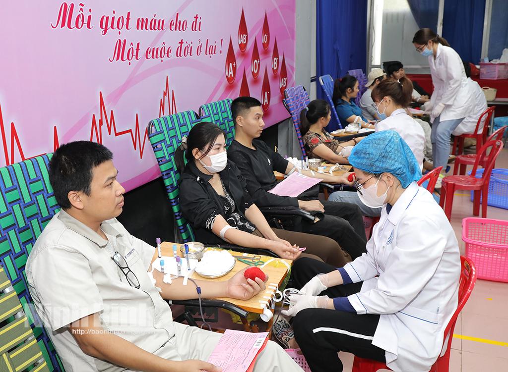 Ngày hội hiến máu tình nguyện "Giọt hồng công nhân" năm 2024
