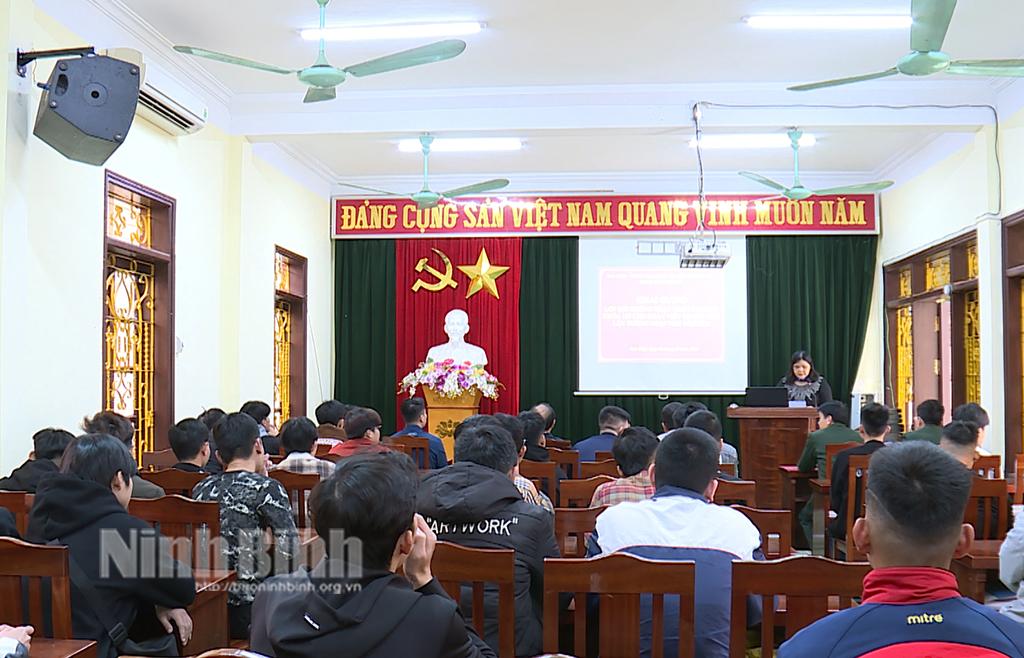 Thành phố Tam Điệp bồi dưỡng nhận thức về Đảng cho thanh niên chuẩn bị nhập ngũ