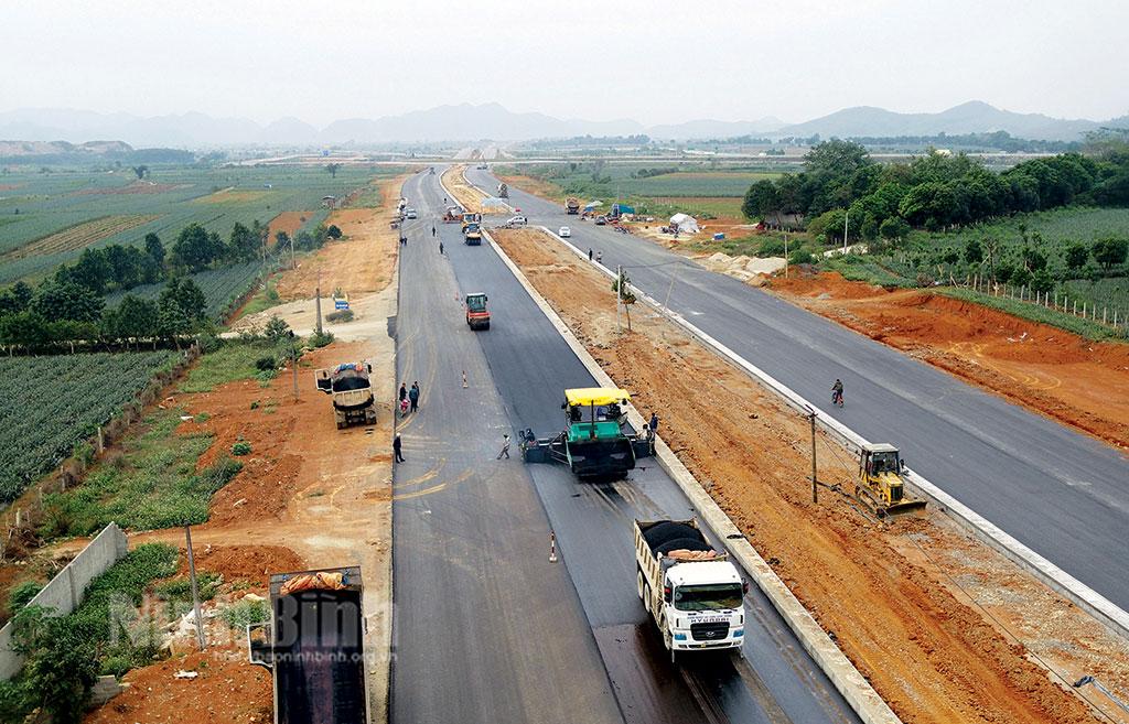 Khai thác lợi thế, tạo bước đột phá, lan tỏa trong phát triển kinh tế vùng, liên vùng