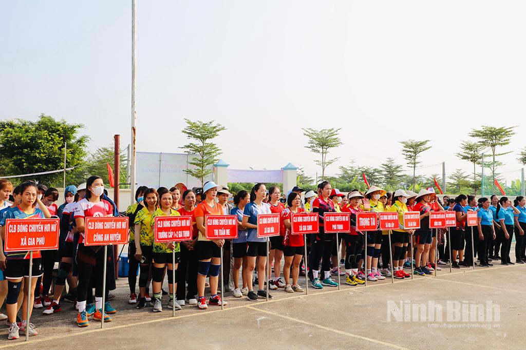 Giải bóng chuyền hơi nữ huyện Gia Viễn năm 2024