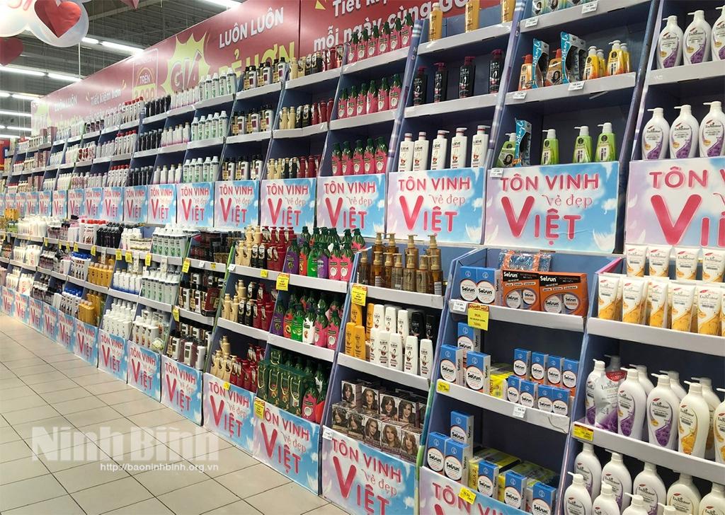 Đa dạng thị trường quà tặng dịp 20/10