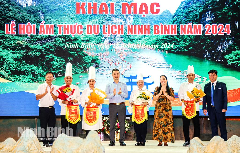 Khai mạc Lễ hội ẩm thực du lịch Ninh Bình năm 2024