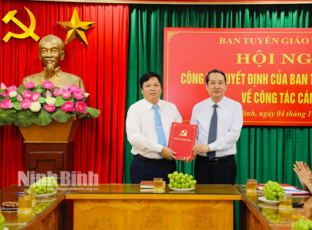 Ban Tuyên giáo Tỉnh ủy công bố Quyết định của Ban Thường vụ Tỉnh ủy về công tác cán bộ