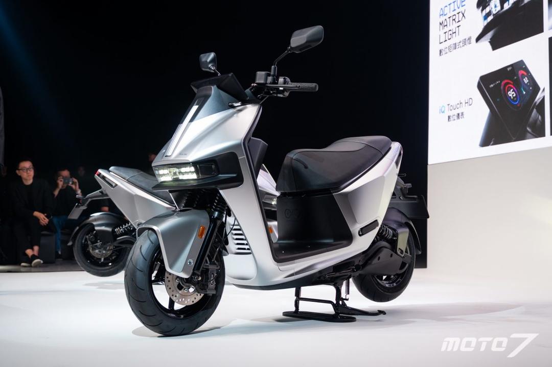 Gogoro Pulse 2024 - xe máy điện phong cách viễn tưởng