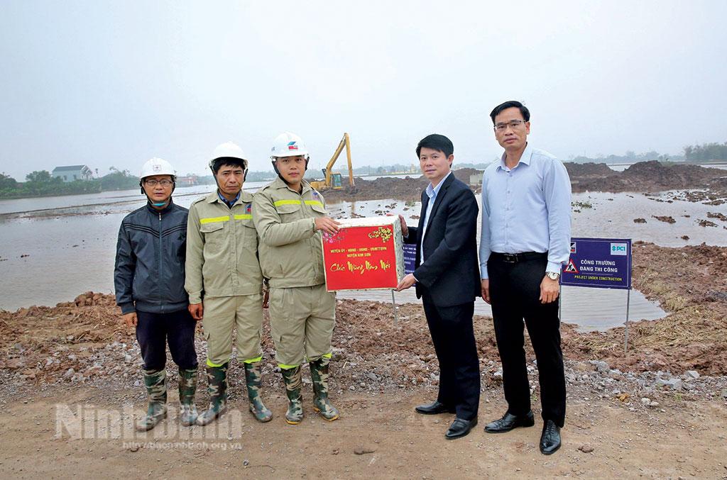 Mùa Xuân trên công trình trọng điểm quốc gia