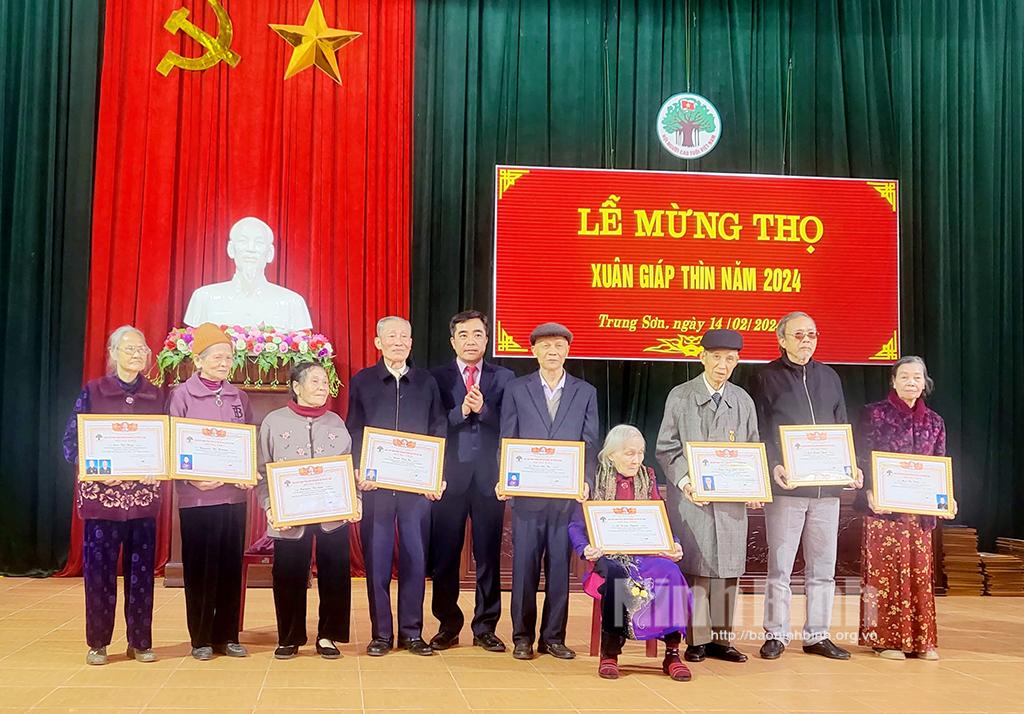 Mừng thọ người cao tuổi-Nét đẹp văn hóa đầu xuân