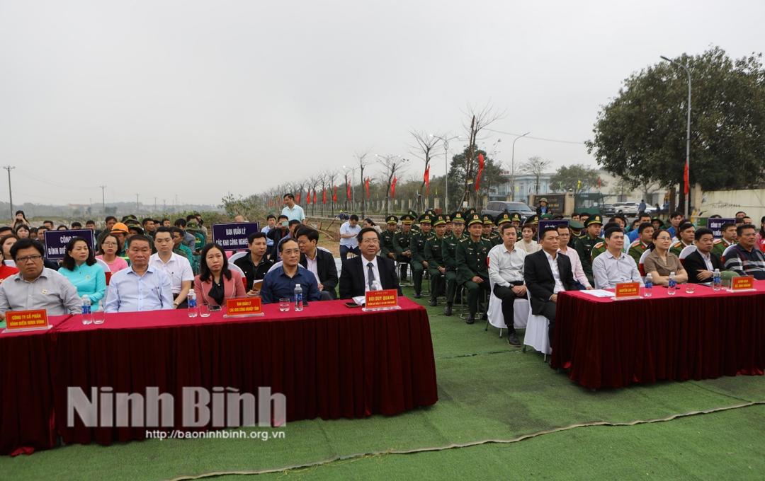 Ban Quản lý các khu công nghiệp tỉnh phát động Tết trồng cây