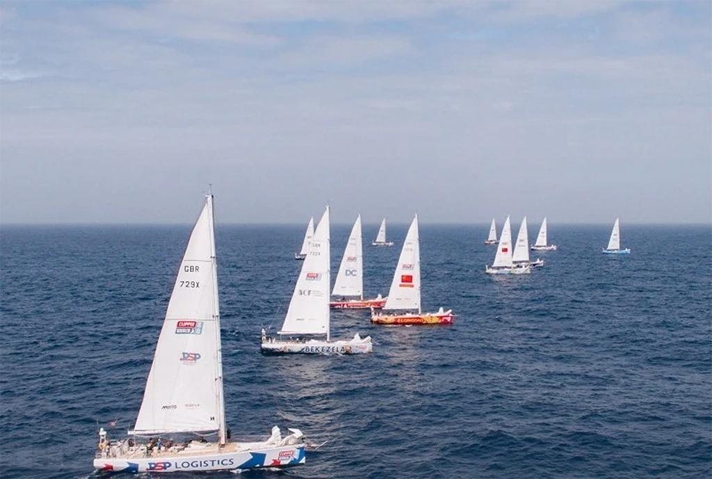 Giải đua thuyền buồm Clipper Race: Các đội thi đầu tiên cập cảng Hạ Long