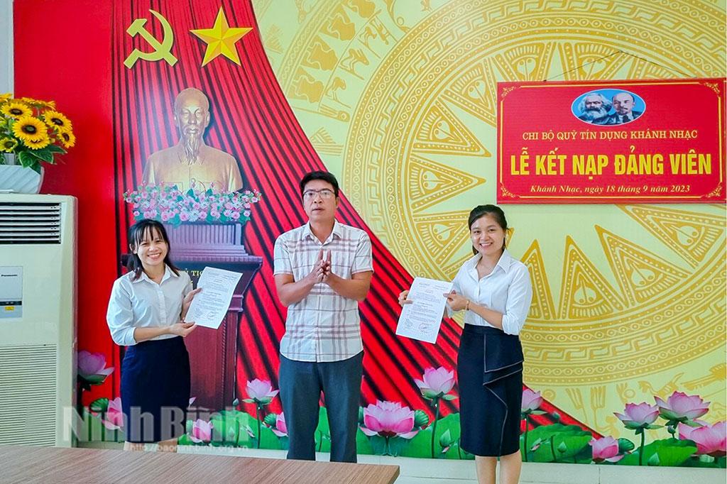 Tự hào được đứng trong hàng ngũ của Đảng