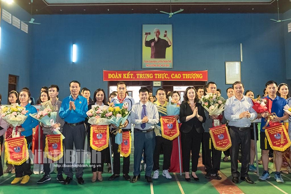 Giải cầu lông truyền thống ngành Y tế chào mừng Ngày Thầy thuốc Việt Nam