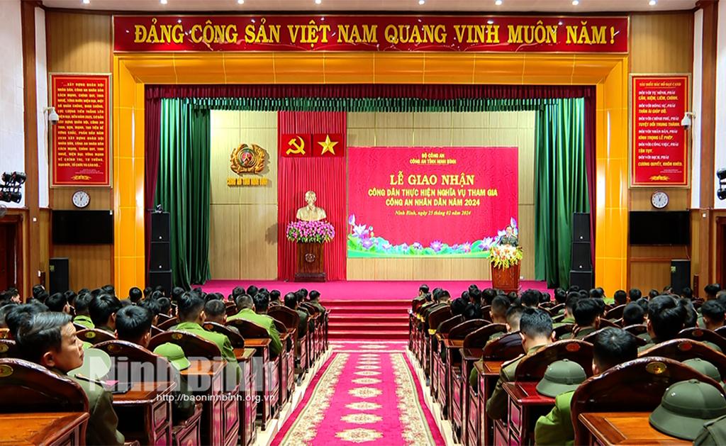 Tổ chức Lễ giao, nhận công dân thực hiện nghĩa vụ tham gia Công an nhân dân năm 2024