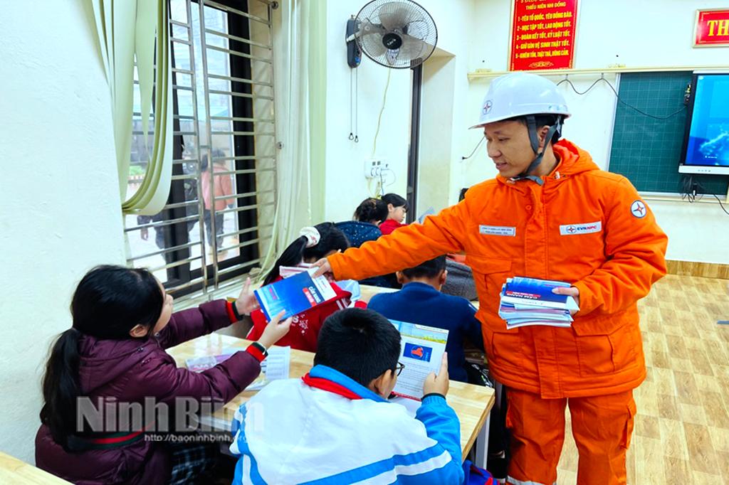 Tuyên truyền an toàn điện hiệu quả giúp vận hành lưới điện đảm bảo, liên tục