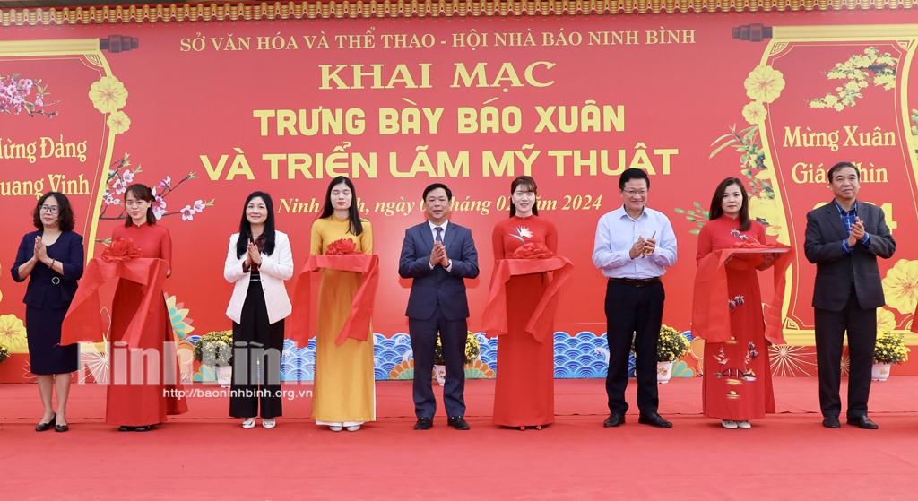 Khai mạc Trưng bày báo Xuân và Triển lãm mỹ thuật năm 2024