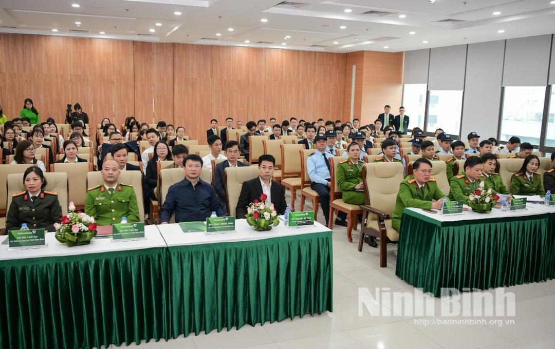 Tuyên truyền về phòng ngừa tội phạm cướp tài sản tại ngân hàng