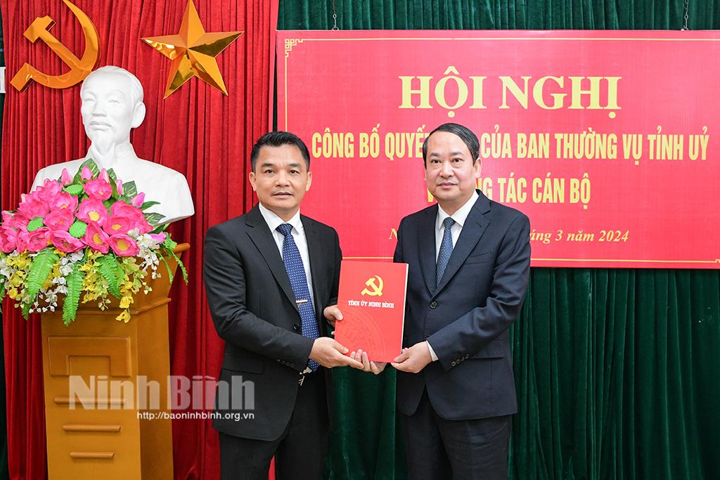 Công bố Quyết định của Ban Thường vụ Tỉnh ủy về công tác cán bộ