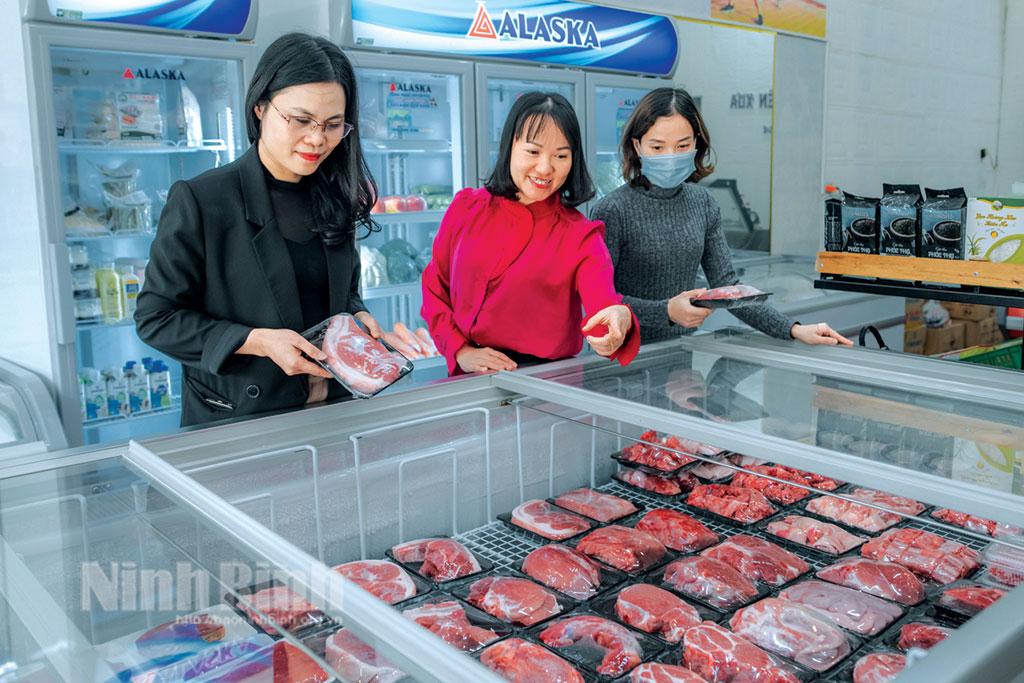 Thực phẩm sạch "từ trang trại đến bàn ăn" được lòng người tiêu dùng