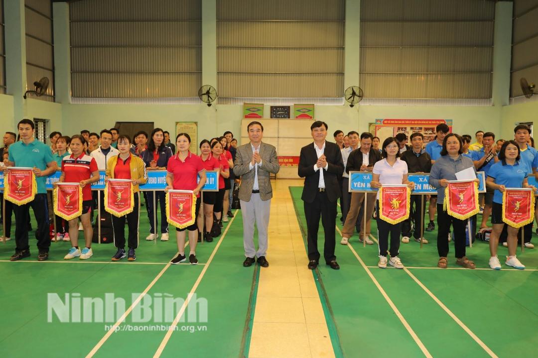 120 vận động viên tham gia Giải Cầu lông huyện Yên Mô năm 2024