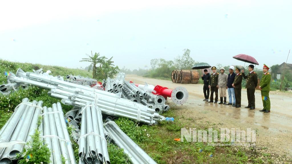 Tuyên truyền, kiểm tra công tác bảo đảm an ninh, an toàn thi công Dự án đường dây 500KV trên địa bàn huyện Kim Sơn