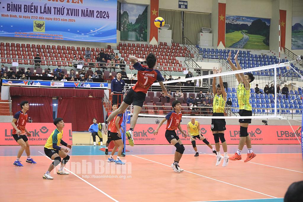 Giải Bóng chuyền Cúp Hoa Lư-Bình Điền: Hai đội nam và nữ Ninh Bình LPBank giành quyền vào chung kết