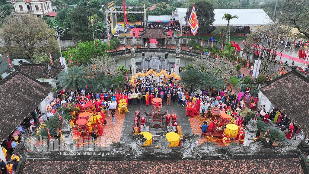 Dâng hương nhân kỷ niệm 1100 năm ngày sinh Đinh Tiên Hoàng Đế (924-2024)