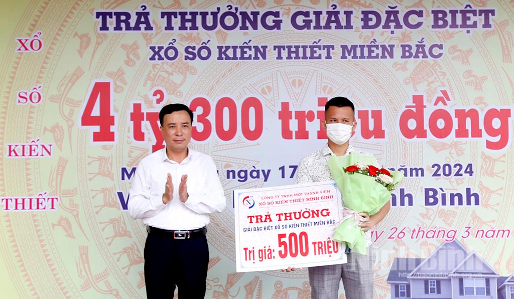Trao giải đặc biệt Xổ số kiến thiết miền Bắc