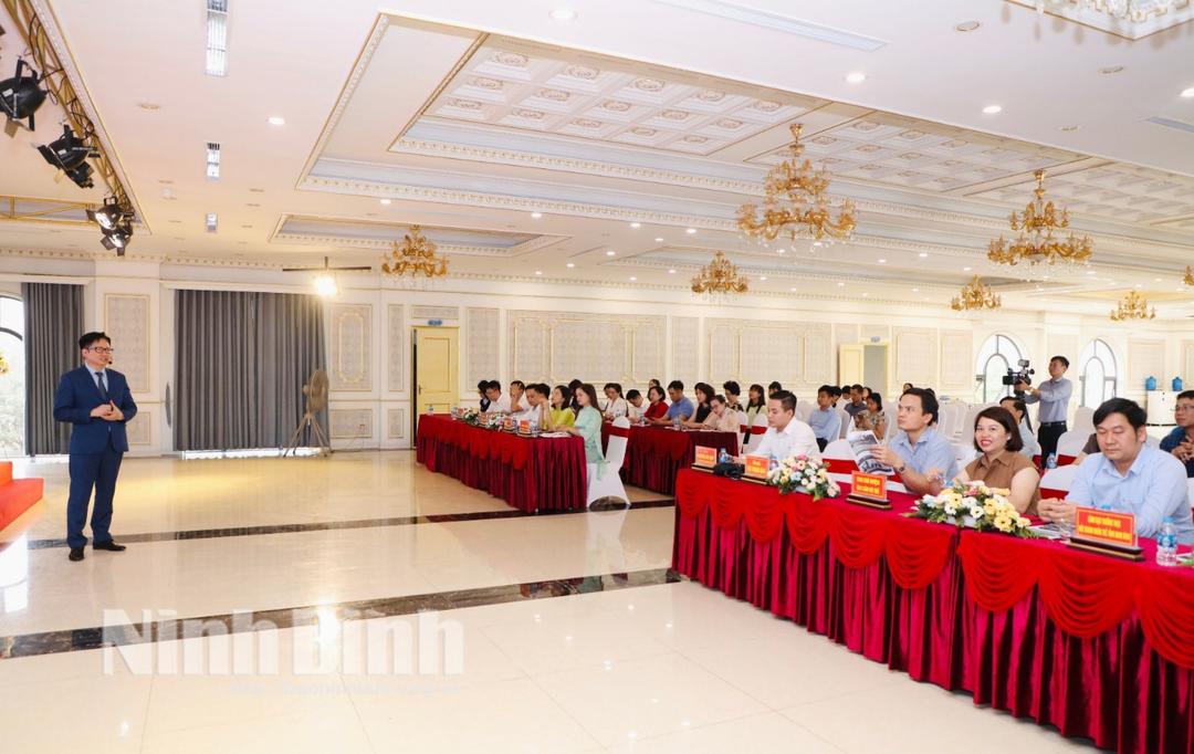 Tổ chức hội thảo "Lãnh đạo trẻ và bộ kỹ năng thiết yếu"