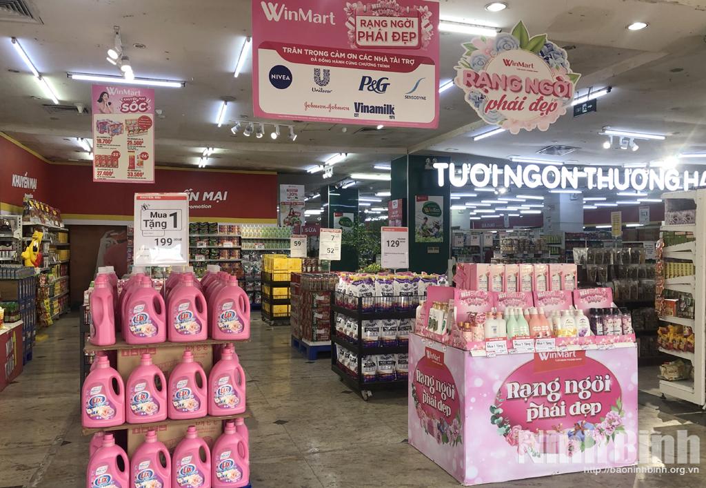 Các nhãn hàng "chạy đua" khuyến mại dịp 8/3