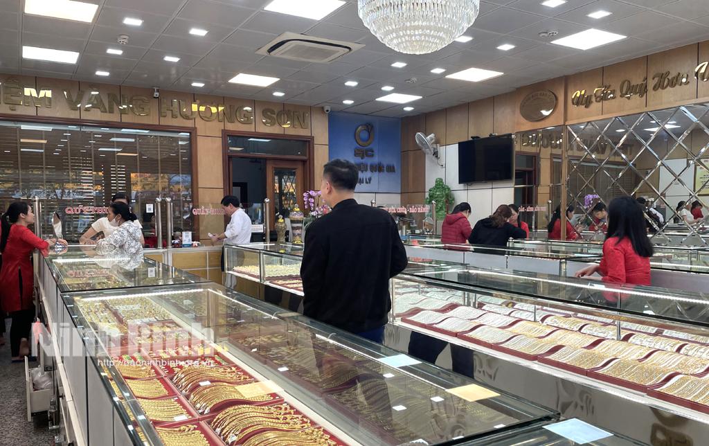 Giá vàng tiếp tục chiều hướng tăng, sức mua tăng