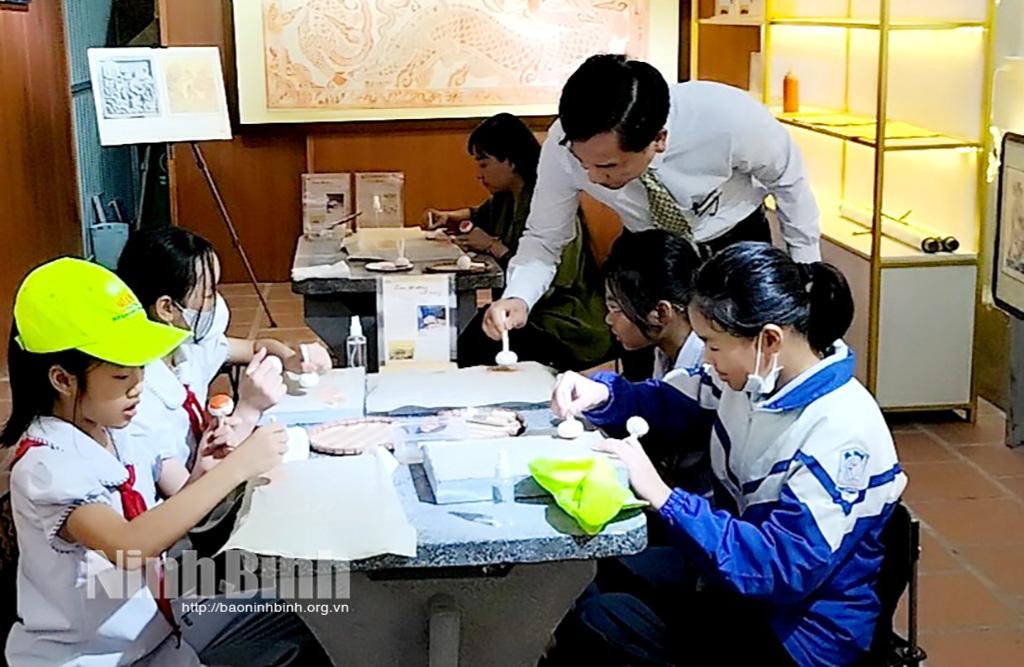 Trải nghiệm "Hoa Lư trong tôi" tại Khu Di tích Quốc gia đặc biệt Cố đô Hoa Lư