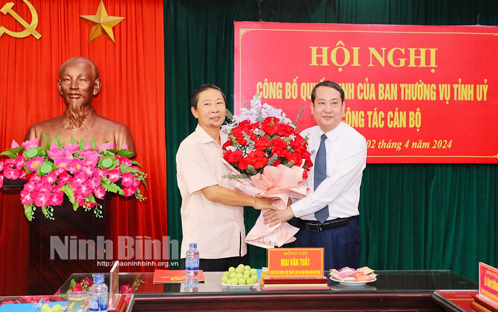 Ban Dân vận Tỉnh ủy công bố Quyết định của Ban Thường vụ Tỉnh ủy về công tác cán bộ