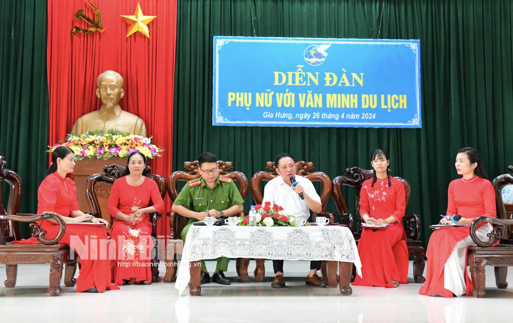Diễn đàn phụ nữ với văn minh du lịch
