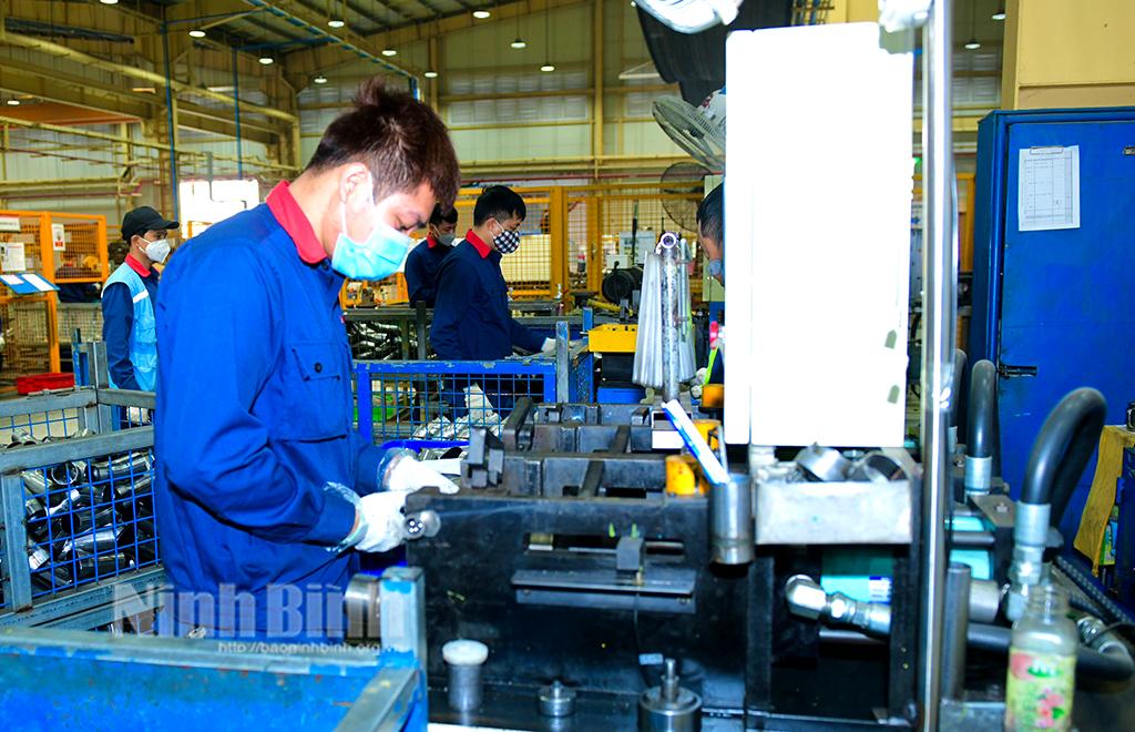 Sản xuất công nghiệp giữ đà tăng trưởng trong quý I