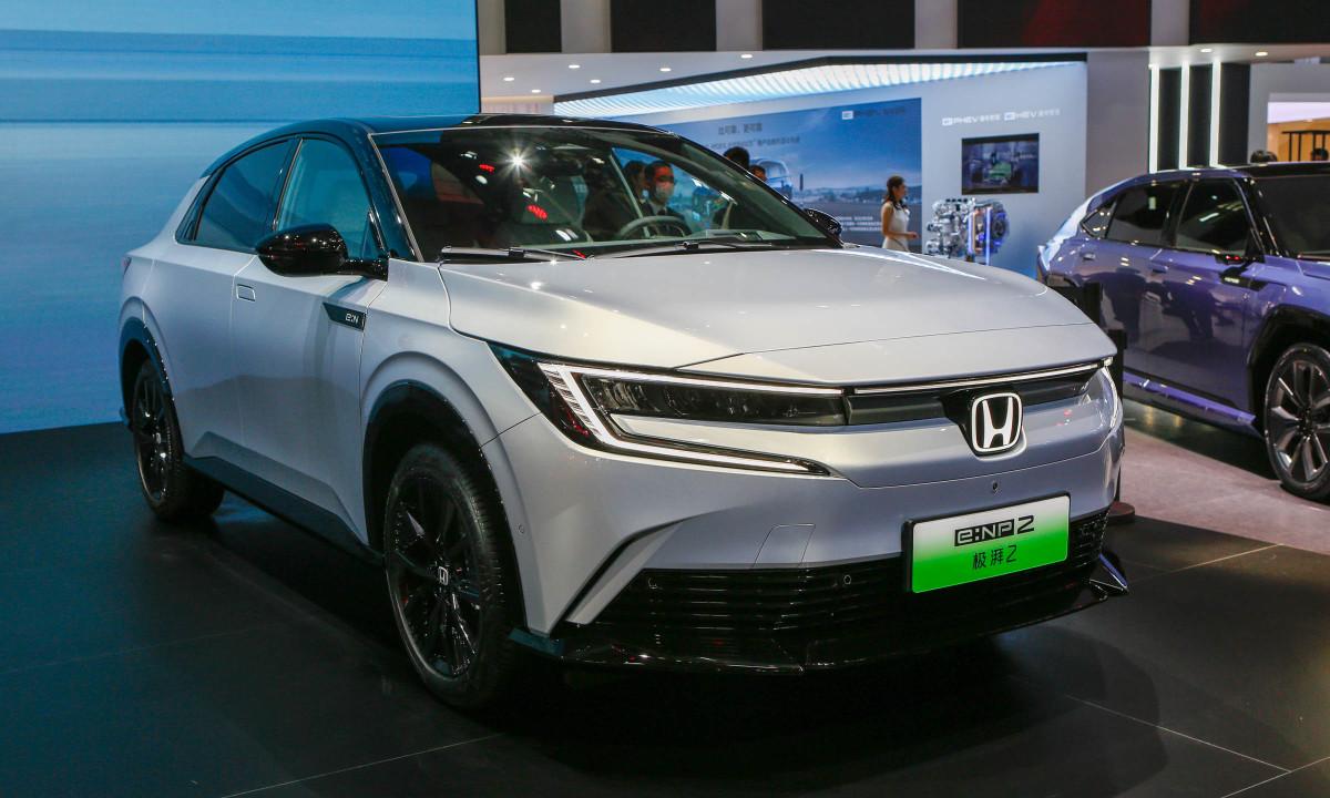 Honda e:NP2 - xe gầm cao chạy điện giá 26.200 USD