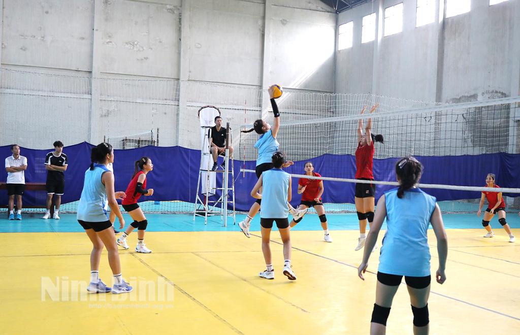 Bóng chuyền nữ trẻ LP Bank Ninh Bình: Chuẩn bị cho Giải vô địch bóng chuyền trẻ quốc gia năm 2024