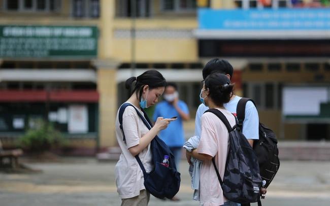 Hàng loạt trường đại học công bố điểm sàn xét tuyển sớm năm 2024