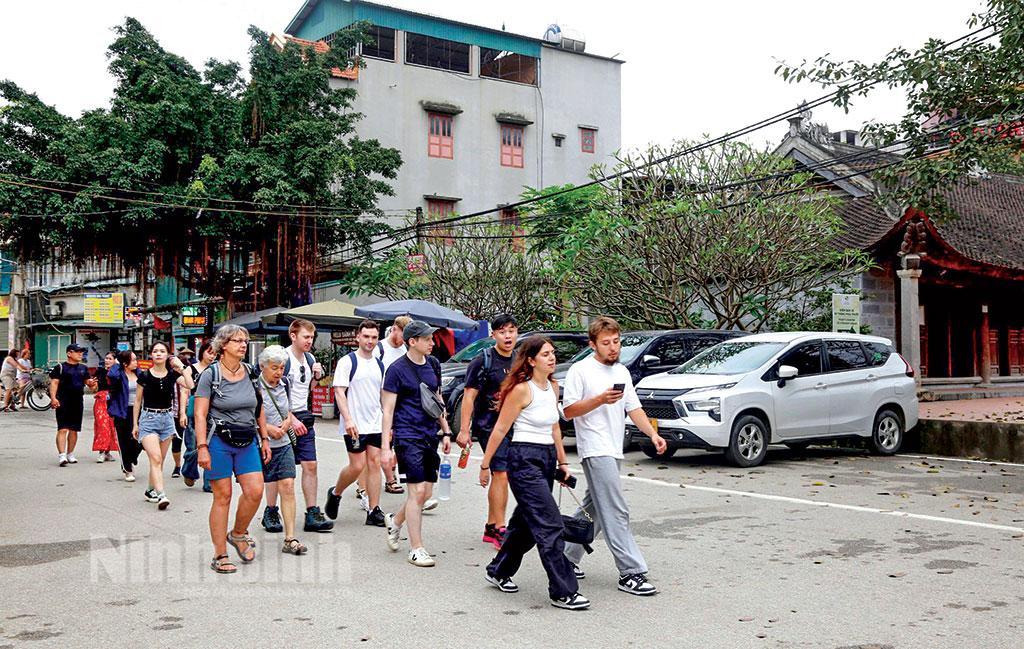 Kiến tạo Đô thị di sản thiên niên kỷ từ môi trường du lịch văn hóa, văn minh