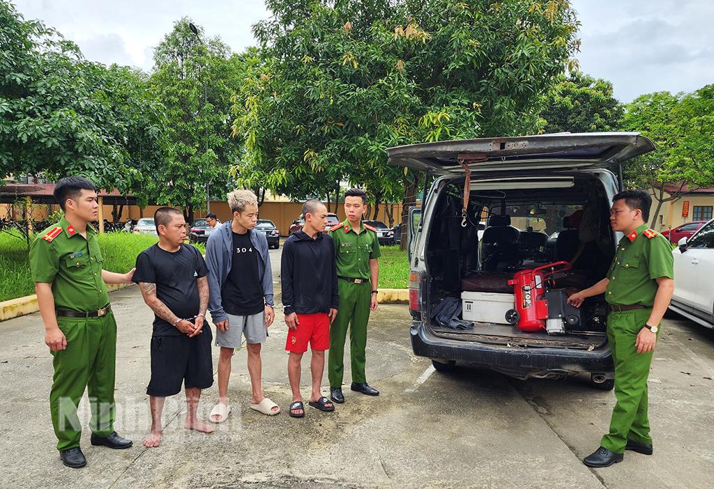 Công an thành phố Ninh Bình bắt giữ nhóm đối tượng trộm cắp tài sản hoạt động liên tỉnh