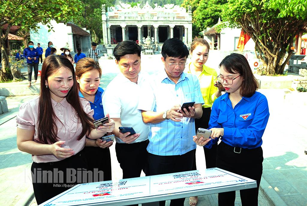 Tuổi trẻ Ninh Bình tích cực tham gia số hóa di tích lịch sử, văn hóa