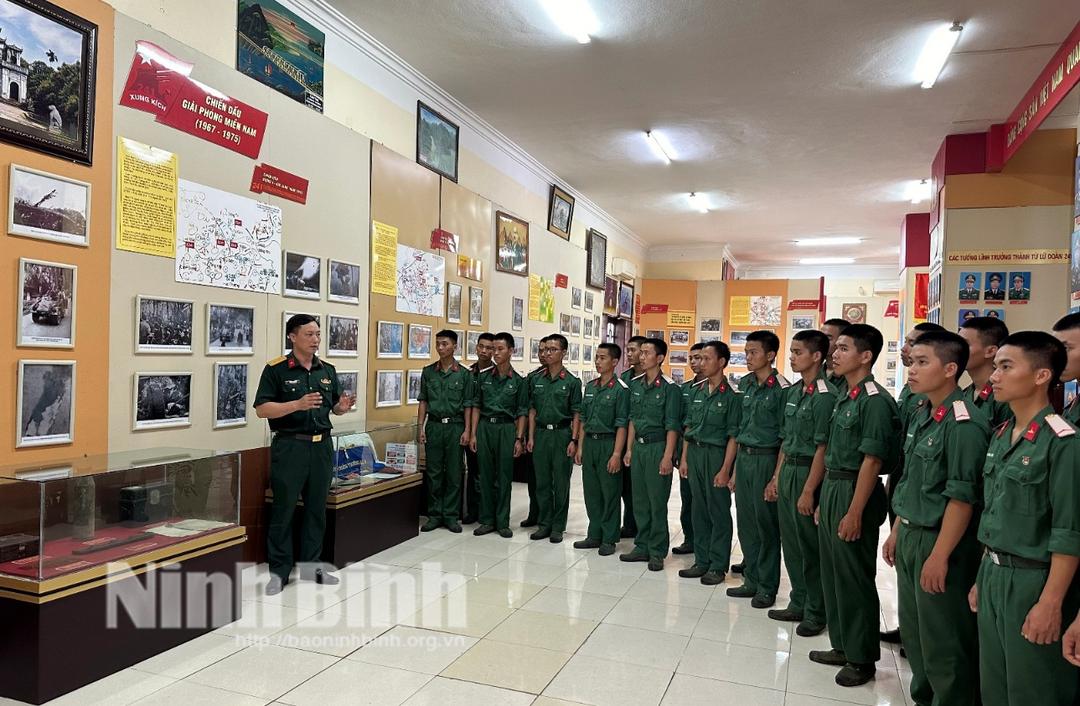 Lữ đoàn Phòng không 241: Thi đua học tập và làm theo Bác