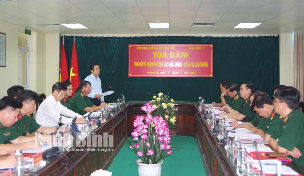 Tọa đàm trao đổi về nhiệm vụ công tác quốc phòng, quân sự địa phương