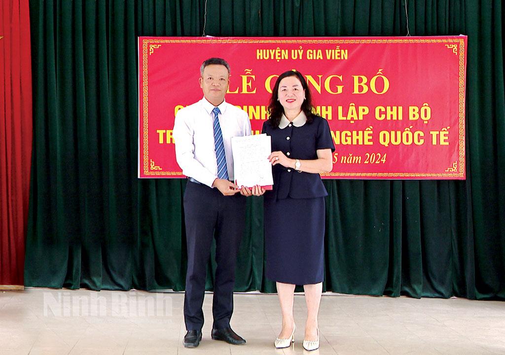 Gia Viễn quan tâm phát triển Đảng trong doanh nghiệp ngoài khu vực Nhà nước