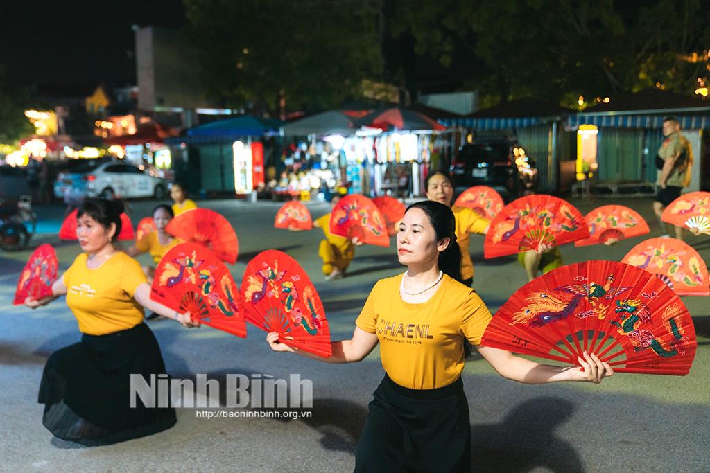 Phụ nữ Hoa Lư: Nhiều hoạt động văn hóa, văn nghệ mang tới Tuần Du lịch Ninh Bình "Sắc vàng Tam Cốc-Tràng An"