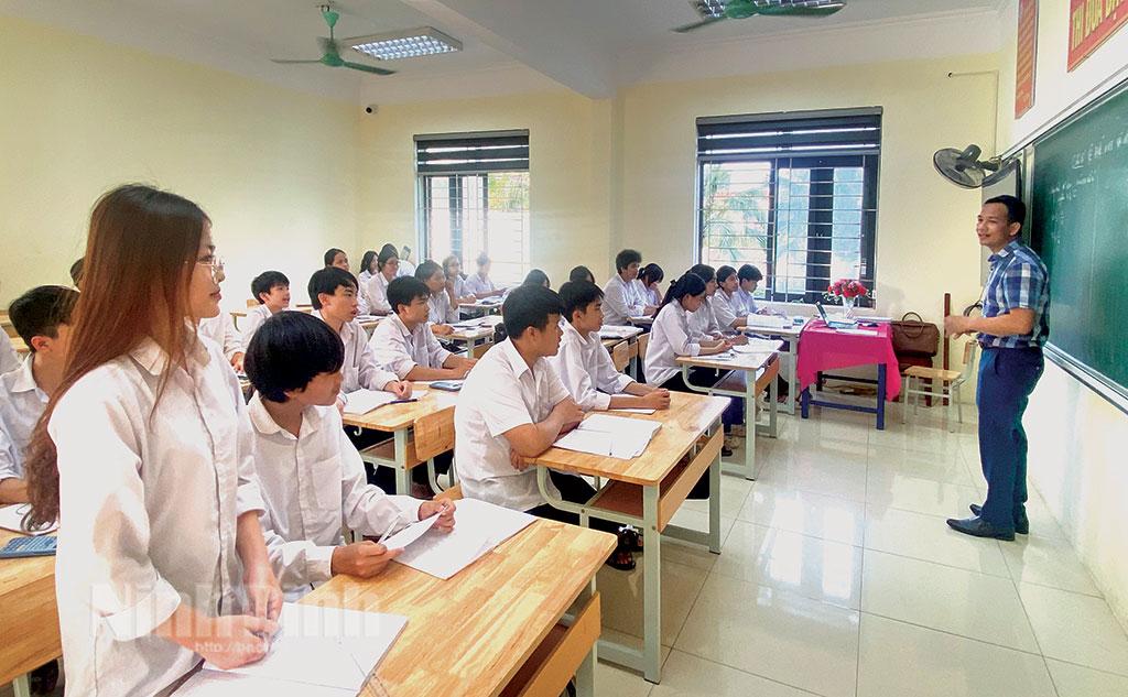 Học sinh lớp 9 ôn thi chặng "nước rút"