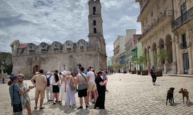Cuba triển khai hệ thống thị thực điện tử mới thu hút khách du lịch nước ngoài