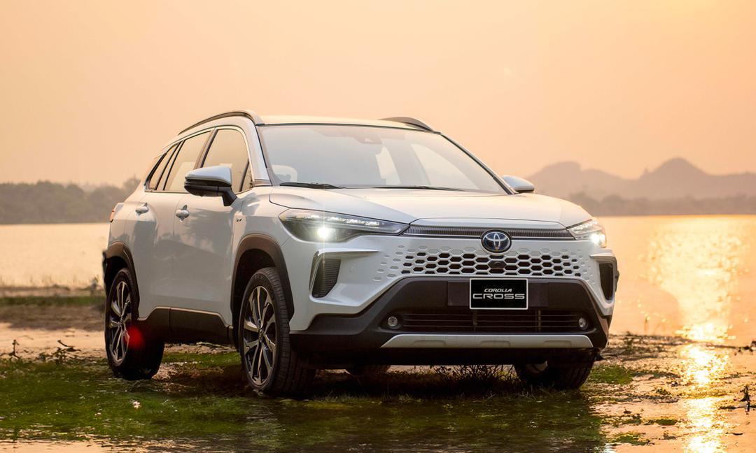 Toyota Corolla Cross 2024 ra mắt khách Việt
