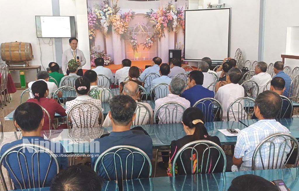 Tập huấn kỹ thuật nuôi, khai thác, chế biến các sản phẩm mật ong