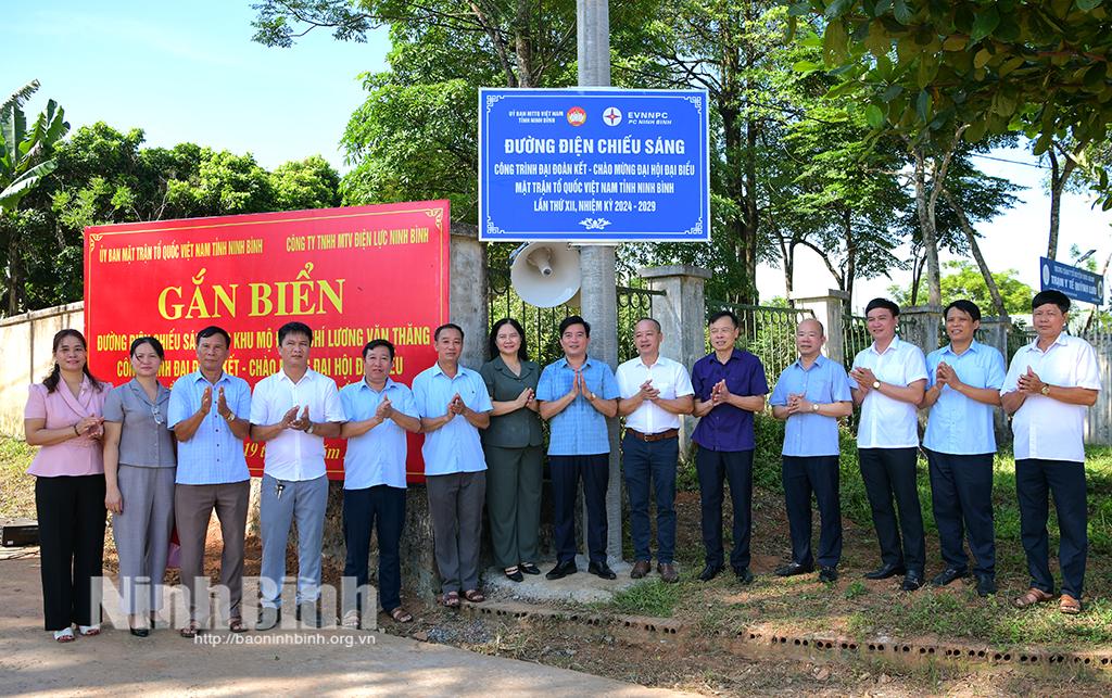 Gắn biển công trình chào mừng Đại hội đại biểu MTTQ Việt Nam tỉnh lần thứ XII